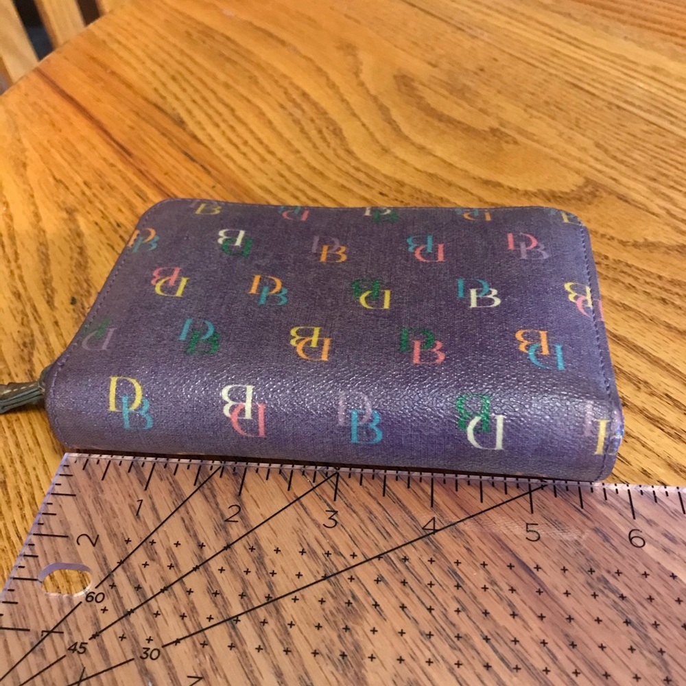 Dooney & Bourke wallet